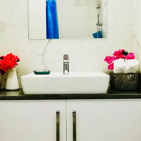 Διαμέρισμα Michel Flat By Renters Cy *